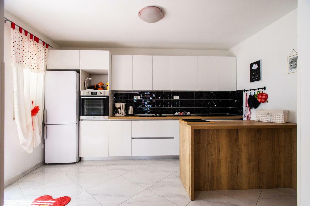 Great View Apartment Sutivan Bagian luar foto